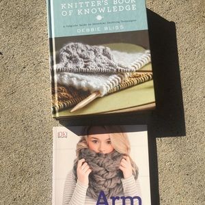 (2) Knitting books 🧶, instructional step-by-step diagrams, great projects 👍🏼